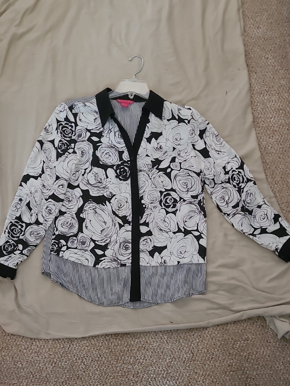 Sunny Leigh Black and White Floral Button-Up Blouse